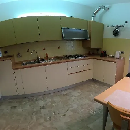 Superiore A 950 Metri Dal Mare Apartman Albisola Superiore